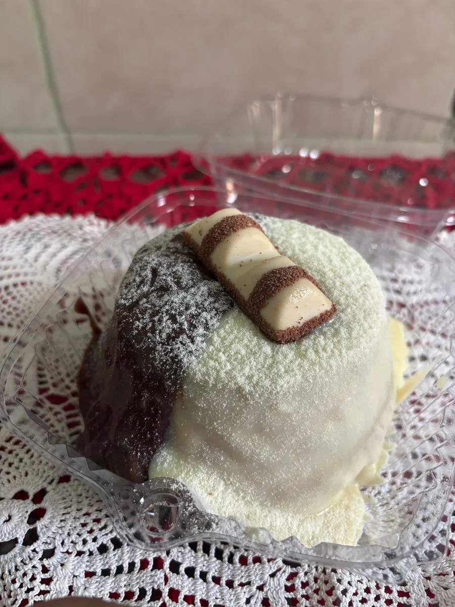 Bolo vulcão Dois Amores