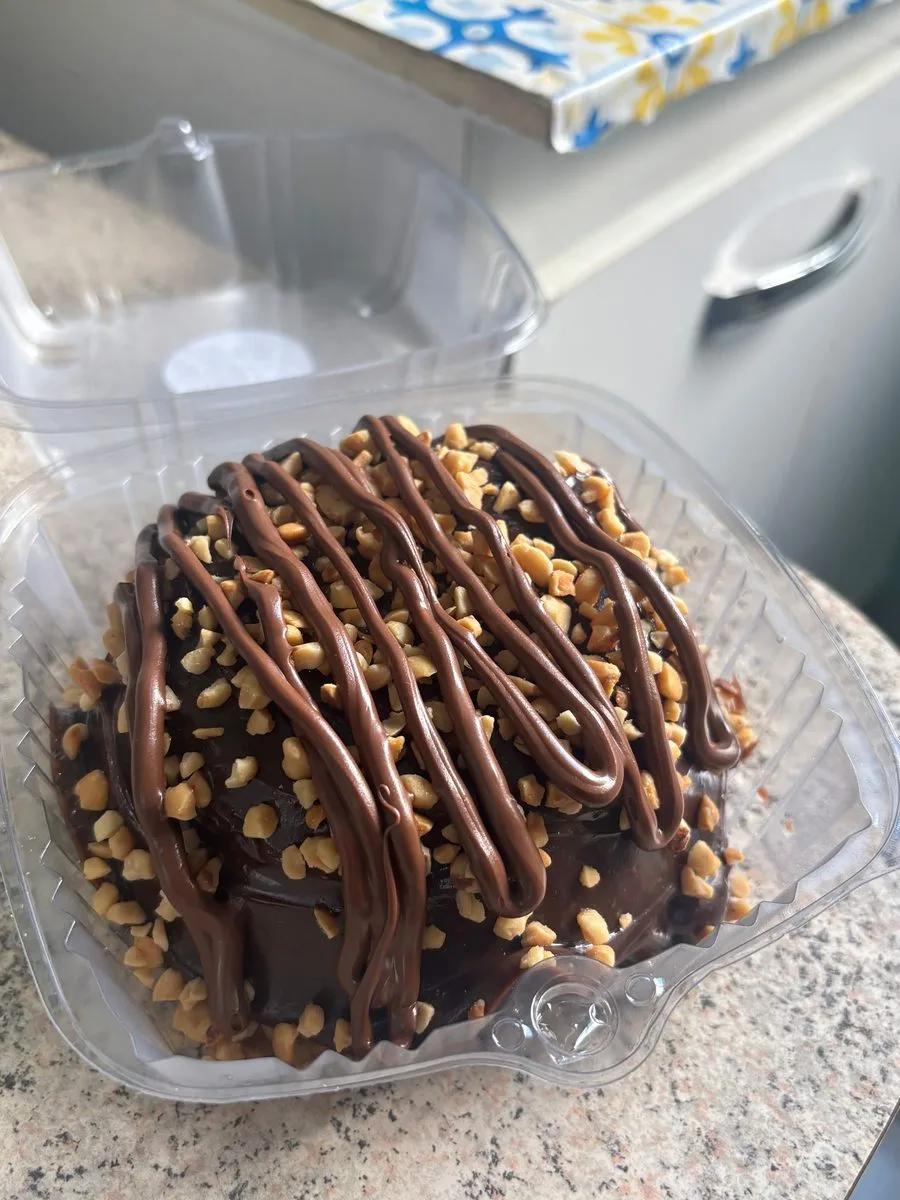 Bolo vulcão tipo Ferrero