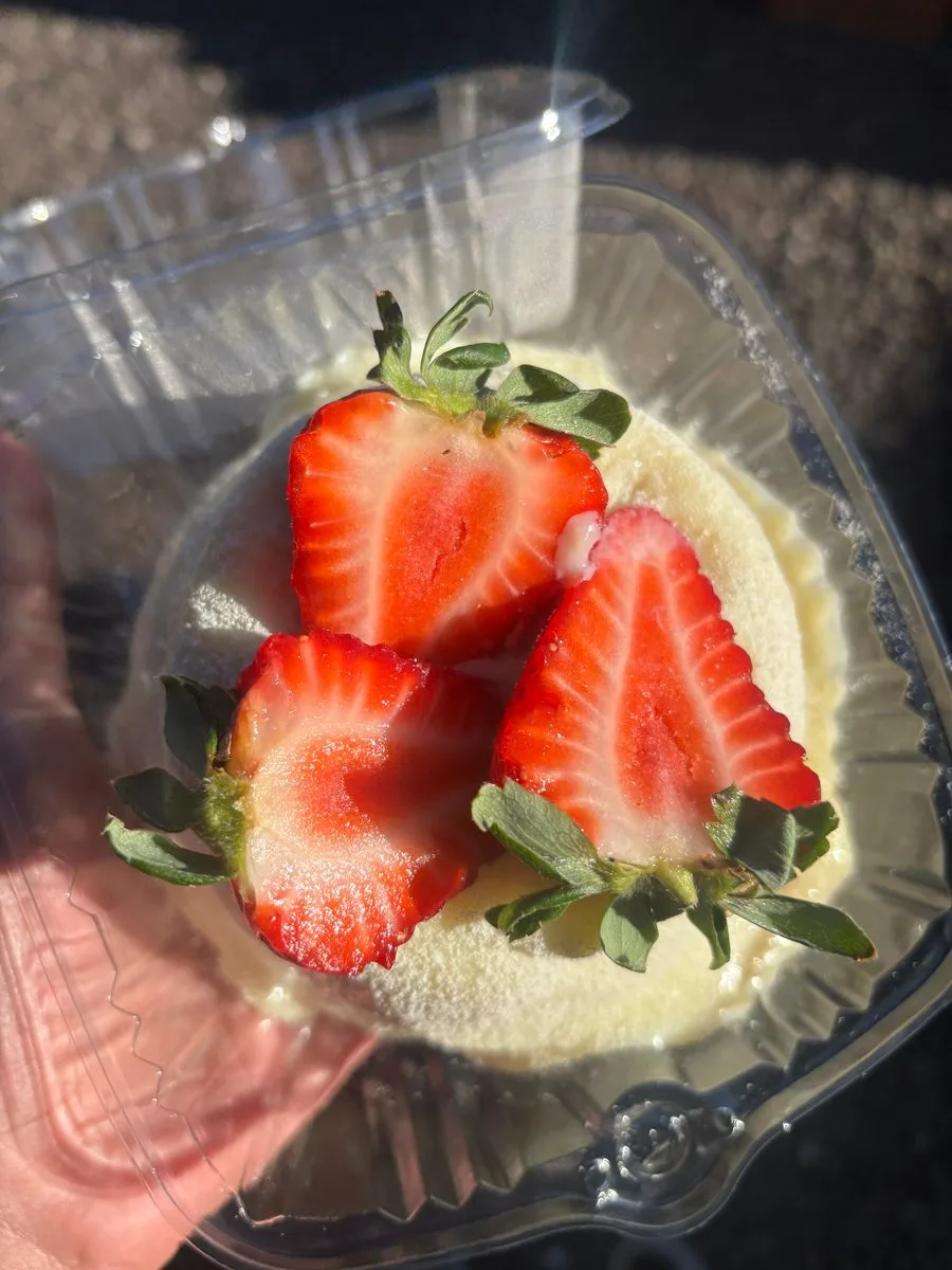 Bolo vulcão Ninho com Morango
